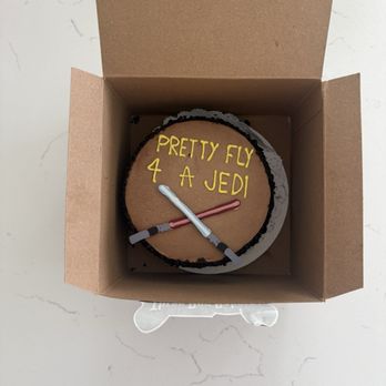Three Dog Bakery - Carob cake with design - Pet Stores Near Me - Noblesville, Indiana Three Dog Bakery - Carob cake with design - Pet Stores Near Me - Noblesville, Indiana