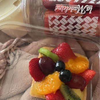 la Madeleine - Strawberries Romanoff Fresh Fruit Tart - Bakeries Near Me - Duluth, Georgia la Madeleine - Strawberries Romanoff Fresh Fruit Tart - Bakeries Near Me - Duluth, Georgia