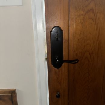 Accurate Locksmith & Security - 1920 door remodel finished interior hardware - Keys & Locksmiths Near Me - Hilliard, Ohio Accurate Locksmith & Security - 1920 door remodel finished interior hardware - Keys & Locksmiths Near Me - Hilliard, Ohio