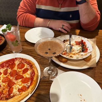 Uno Pizzeria & Grill - Gluten Gluten-Free Pepperoni Pizza Burrata Watermelon Mojito Espresso martini with baileys - Pizza Near Me - Winter Garden, Florida Uno Pizzeria & Grill - Gluten Gluten-Free Pepperoni Pizza Burrata Watermelon Mojito Espresso martini with baileys - Pizza Near Me - Winter Garden, Florida