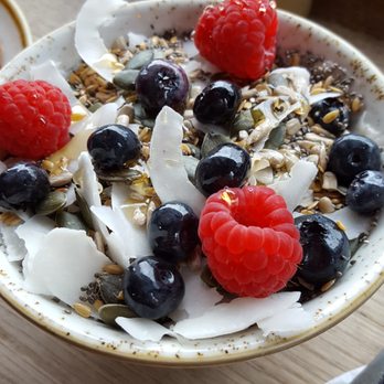 Shoreditch Grind - Healthy porridge with berries and coconut. - Coffee & Tea Near Me - London, XGL Shoreditch Grind - Healthy porridge with berries and coconut. - Coffee & Tea Near Me - London, XGL
