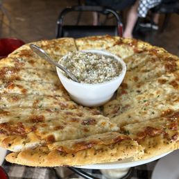 Spinach and Artichoke Dip with Flatbread Spinach and Artichoke Dip with Flatbread