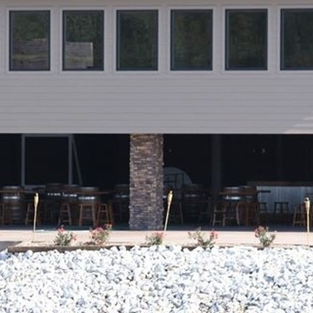 Evandys Boatel - Outdoor patio - American Near Me - Naples, Illinois Evandys Boatel - Outdoor patio - American Near Me - Naples, Illinois