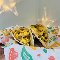 Latin Flavorz - Breakfast tacos- follow me on ig- @yumthatgreenville