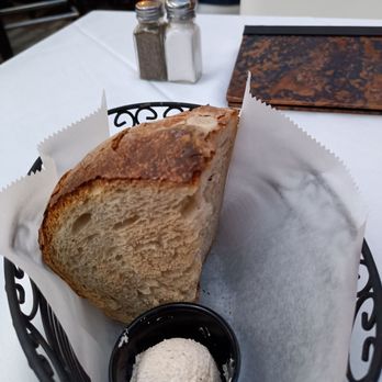 Marcello's - Bread served ahead of meal. - Italian Near Me - Bordentown, New Jersey
