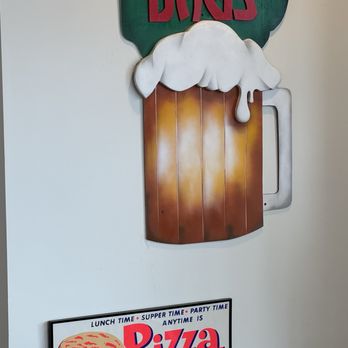 D'Agostino's Pizza & Pub - Pizza Near Me - Chicago, Illinois