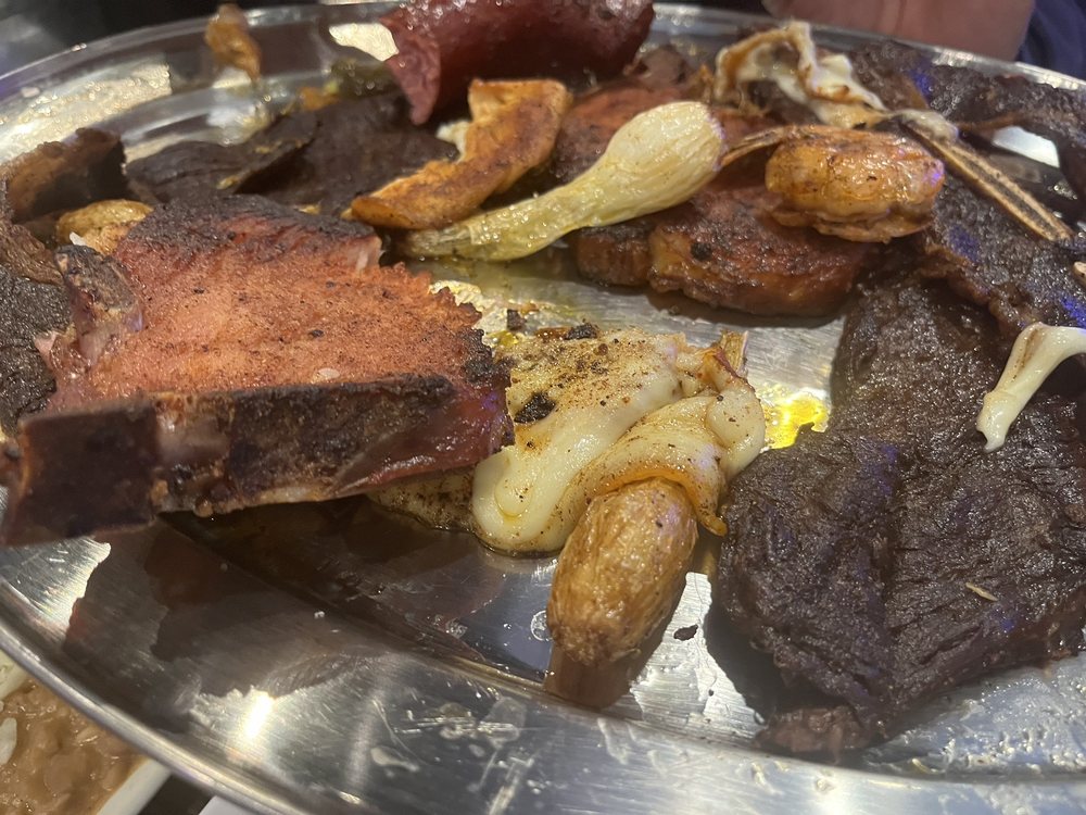 La Antigua Sports Bar & Grill