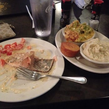 Mark's City Grill - Salmon was not fresh or even close to fresh, broccoli casserole was DISGUSTING it had a burnt taste, mashed potatoes were good - American Near Me - Columbus, Georgia