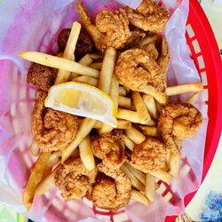 Kenny D's Beach Bar & Grill - Fried Shrimp Basket
