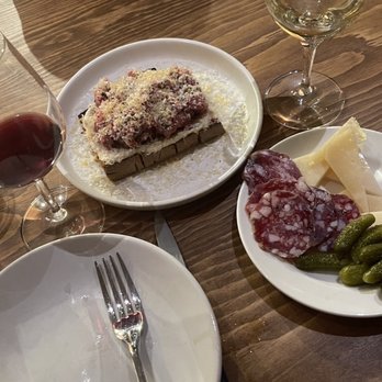 Voodoo Vin - beef tartare & cheese plate - Wine Bars Near Me - Los Angeles, California
