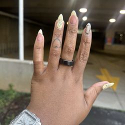 Lacquer Nail Bar