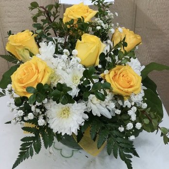Joy Flower Shop - Roses and Daises delight - Florists Near Me - Carmichael, California