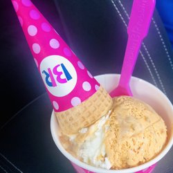 Baskin-Robbins - Fall into Pumpkin Cheesecake with ginger snap cookie pieces & cinnamon cream cheese ribbon.