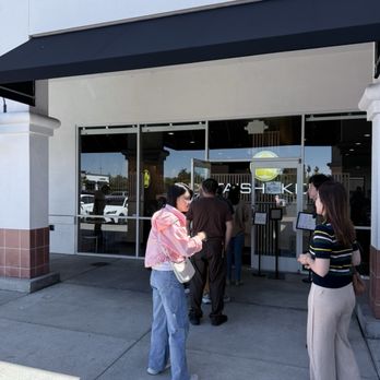 Taishoken - People in line before opening on a thursday - Ramen Near Me - Milpitas, California Taishoken - People in line before opening on a thursday - Ramen Near Me - Milpitas, California