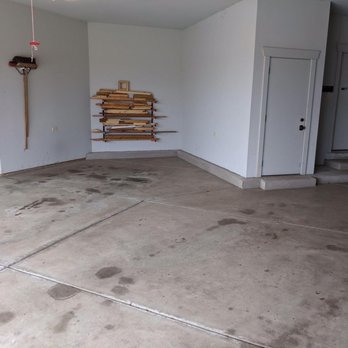 White Rabbit - Before 2 of our 4 bays. - Home Organization Near Me - Lake Zurich, Illinois White Rabbit - Before 2 of our 4 bays. - Home Organization Near Me - Lake Zurich, Illinois