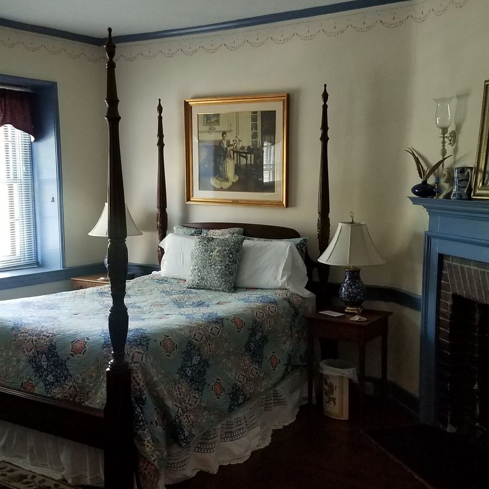 Just checked in to the Olde Master Bedroom. This is one of rhe original, not renovated rooms in the B&B