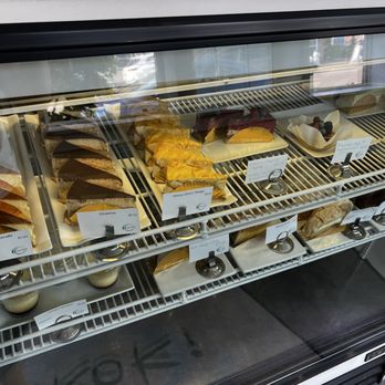 Hiroki - Display case - Bakeries Near Me - Seattle, Washington Hiroki - Display case - Bakeries Near Me - Seattle, Washington