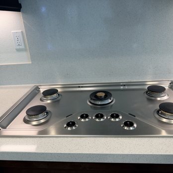 Aidee Fresh and Clean - Spotless stove - Home Cleaning Near Me Aidee Fresh and Clean - Spotless stove - Home Cleaning Near Me