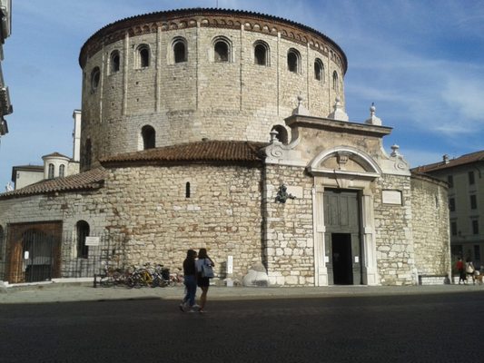 Duomo Vecchio by null
