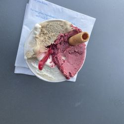 Frost Gelato at SanTan Village - Tiramisu and Cheesecake gelato with and Strawberry yogurt!! Delicious