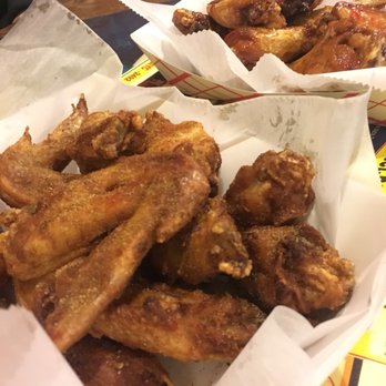 Sub Queen - Dry rub wings - Cheesesteaks Near Me - Bridgeport, Connecticut