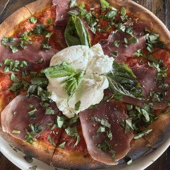Armando's - Burrata pizza - Italian Near Me - Orlando, Florida Armando's - Burrata pizza - Italian Near Me - Orlando, Florida