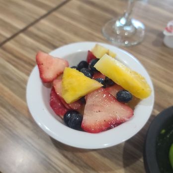 @ The Diner - Fruit bowl - Breakfast & Brunch Near Me - Orlando, Florida @ The Diner - Fruit bowl - Breakfast & Brunch Near Me - Orlando, Florida