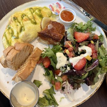 Gabacho - Italian omelette: tomatoes, mozzarella with pesto, salad, au gratin potatoes and toast - French Near Me - Glendora, California Gabacho - Italian omelette: tomatoes, mozzarella with pesto, salad, au gratin potatoes and toast - French Near Me - Glendora, California