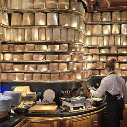 Les Grands Buffets - Cheese