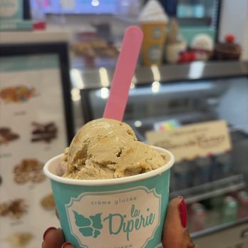 La Diperie - I got the salted caramel ice cream - Ice Cream & Frozen Yogurt Near Me - Winter Park, Florida La Diperie - I got the salted caramel ice cream - Ice Cream & Frozen Yogurt Near Me - Winter Park, Florida