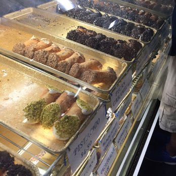 Mike's Pastry - Best selection - Bakeries Near Me - Boston, Massachusetts
