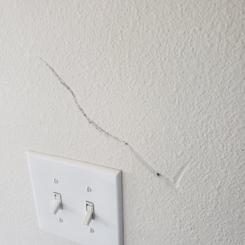 Eco Movers Moving & Storage - Dry wall damage 2 - Movers Near Me - Seattle, Washington Eco Movers Moving & Storage - Dry wall damage 2 - Movers Near Me - Seattle, Washington