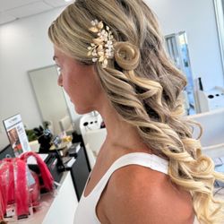 Beauty Blow Dry Bar