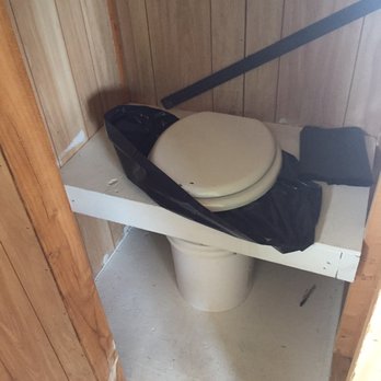 Fred's Beds - The "indoor bathroom" - Fishing Near Me - Baudette, Minnesota Fred's Beds - The "indoor bathroom" - Fishing Near Me - Baudette, Minnesota