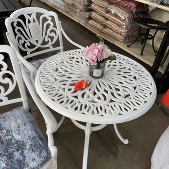 Green Thumb Nursery - white metal table - Nurseries & Gardening Near Me - Ventura, California