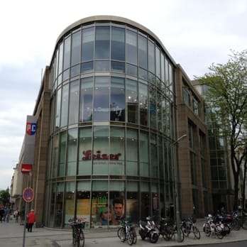 Peek & Cloppenburg - Fashion Near Me - Berlin, BE