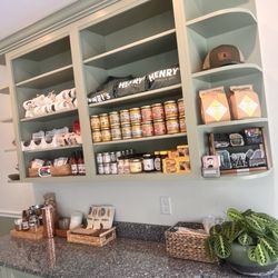 Henry’s Bagel & Deli
