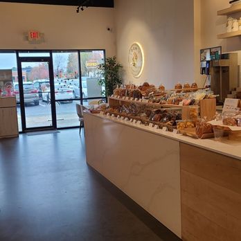 Dotori Bakery & Cafe - Inside - Bakeries Near Me - Suwanee, Georgia