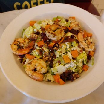 Raymond's - Autumn Salad with Shrimp - Comfort Food Near Me - Ridgewood, New Jersey