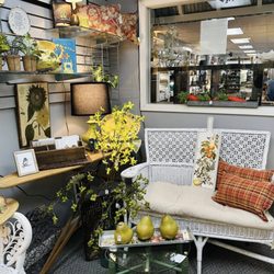 Salvage Sisters - A Repurposed Store