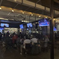 Press Box Sports Lounge - Full restaurant! One server!