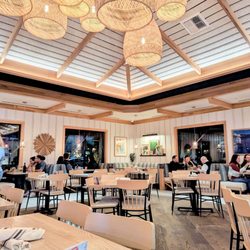 Pacific Catch - Dining room