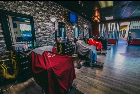 La Familia Barbershop by null