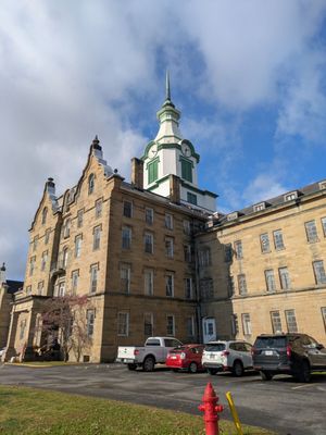 Trans-Allegheny Lunatic Asylum by null