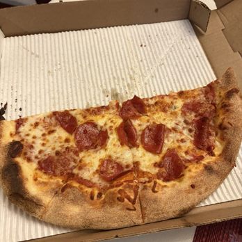 Brick Oven Pizzeria - Pepperoni Pizza - Pizza Near Me - Glendale, California
