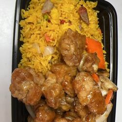Trio Taste Chinese And Thai Food - Black chicken combo