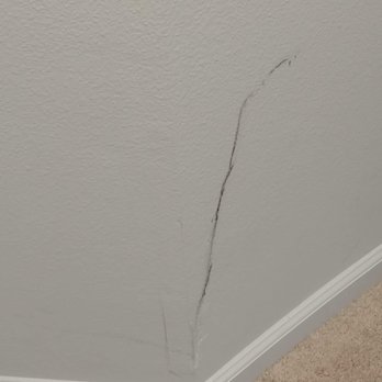 Mike Davis Professional Movers - Crack in the wall - Movers Near Me Mike Davis Professional Movers - Crack in the wall - Movers Near Me