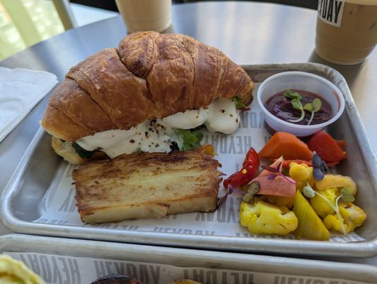HEYDAY EATERY by null
