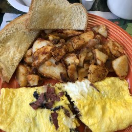 Omelette with home fries