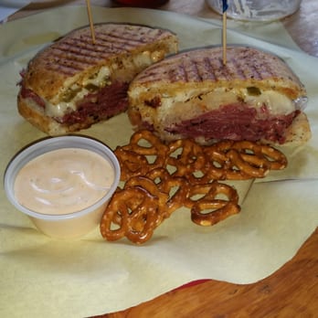 Smacky's On Broadway - Spicy rueben - Sandwiches Near Me - Spokane Valley, Washington